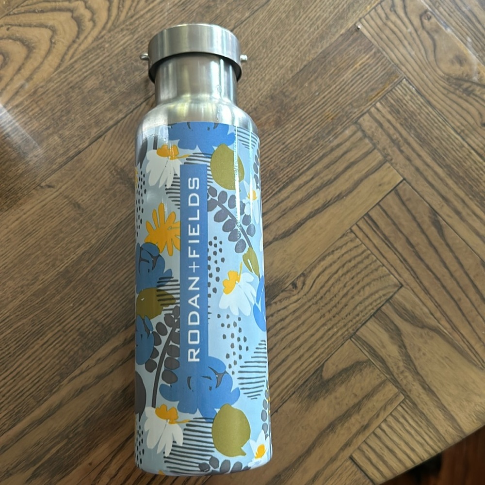 Rodan and Fields stainless steel water bottle